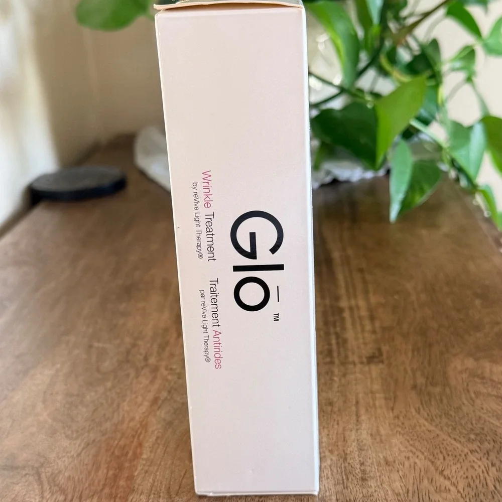 reVive Light Therapy Glo Wrinkle Treatment Women OS White‎ LED Anti-Aging Device